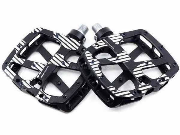 E Thirteen Plus Flat Pedals Flat MTB Pedals, weighs 440g, 9/16", Black, White, made from Alloy & Steel